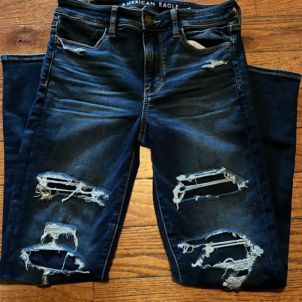 American Eagle High Rise Destroyed Jegging